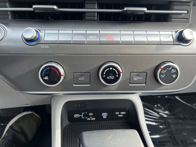 Used 2025 Hyundai Kona SE image 28