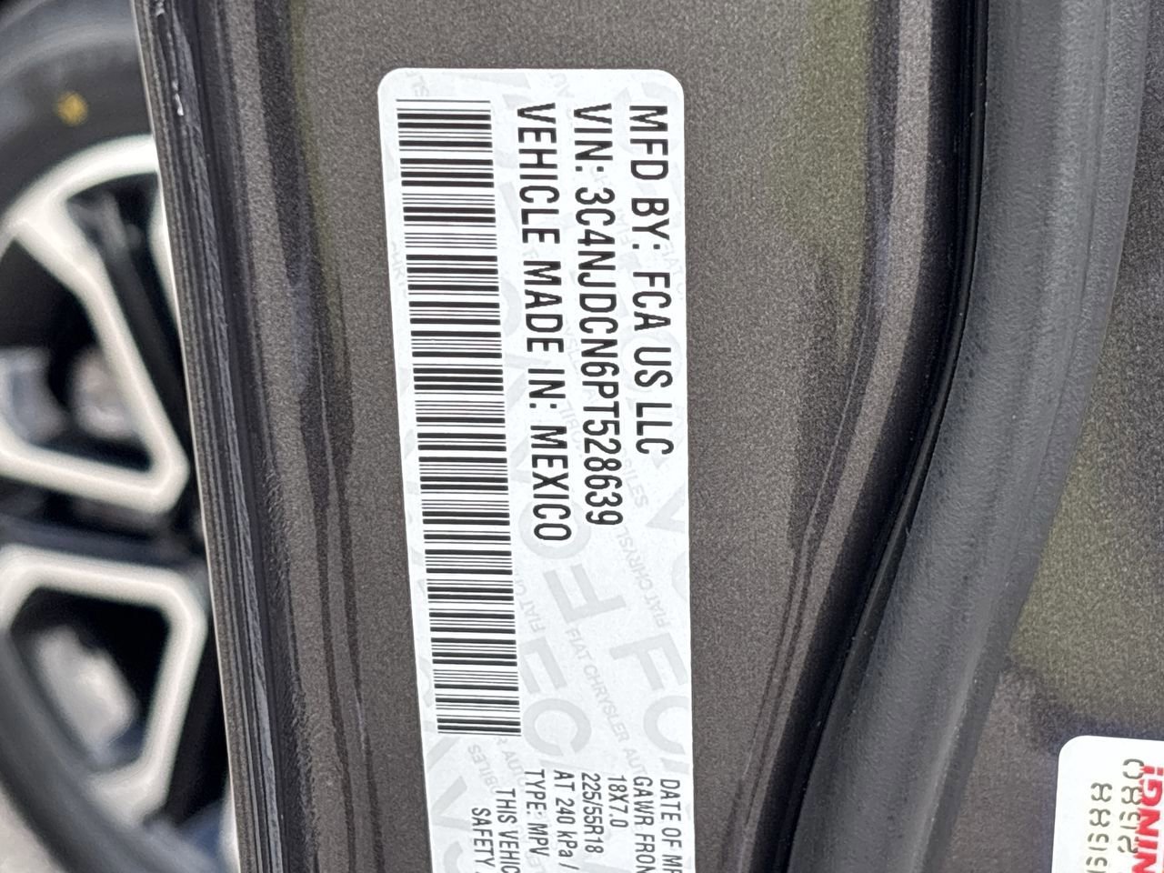 Used 2023 Jeep Compass Limited image 32