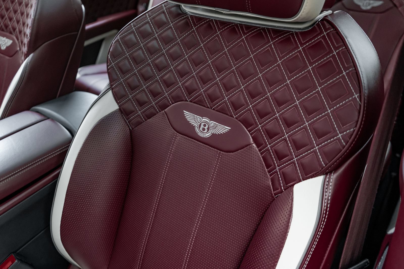 Certified 2024 Bentley Bentayga AWD/4WD image 28