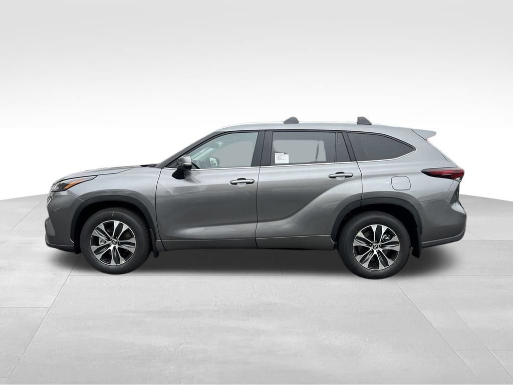 New 2026 Toyota Highlander XLE AWD/4WD image 2