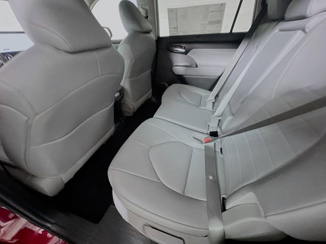 New 2026 Toyota Highlander XLE image 26