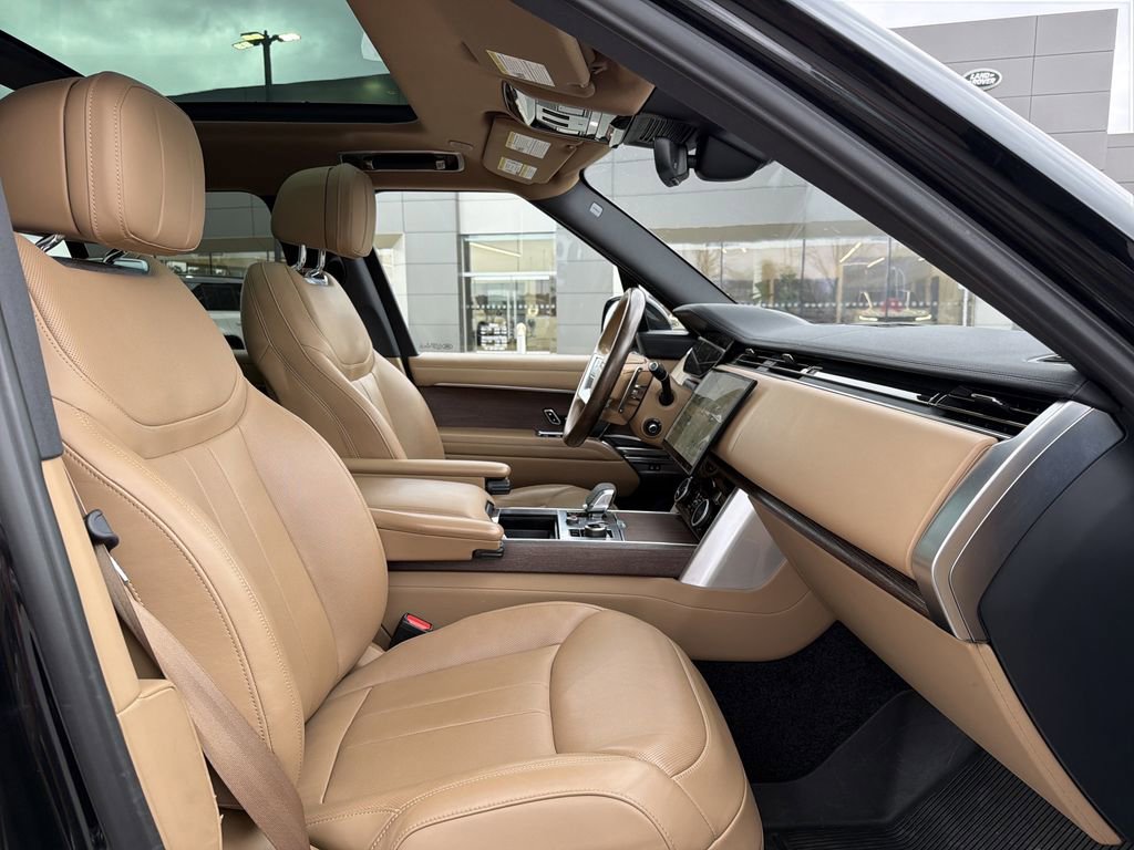 Used 2023 Land Rover Range Rover SE image 14