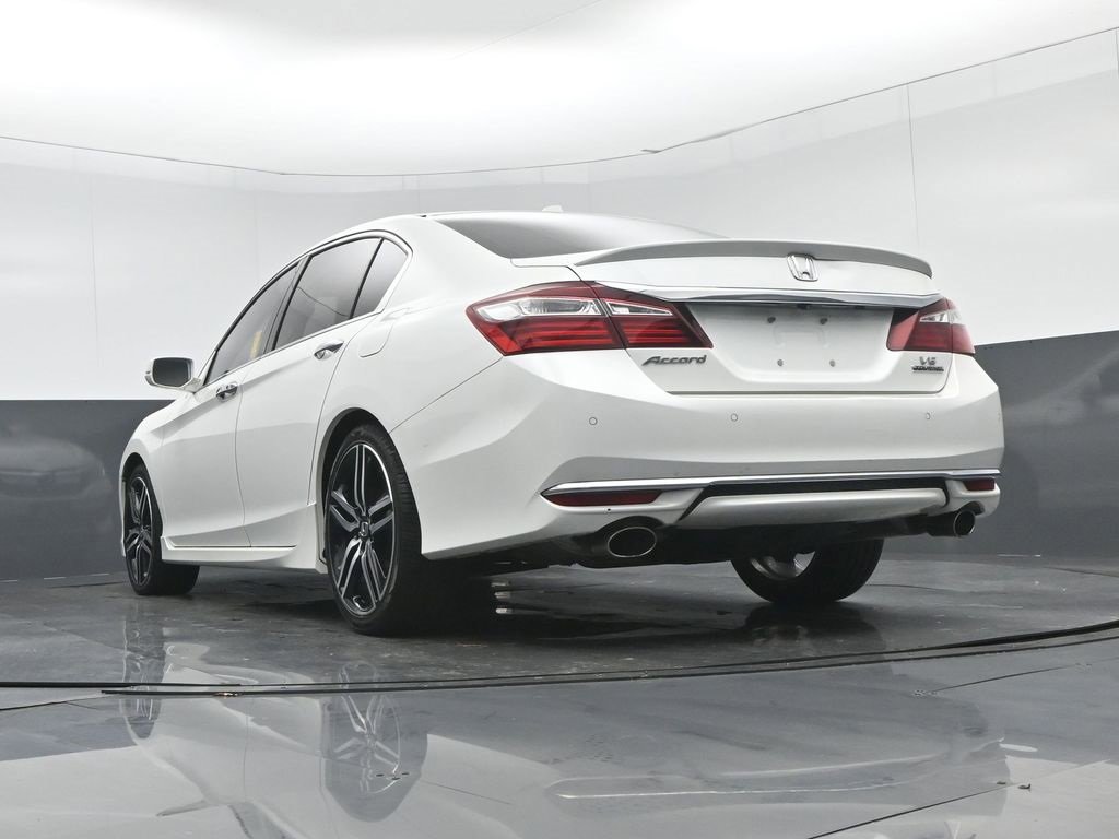 Used 2017 Honda Accord Touring image 59
