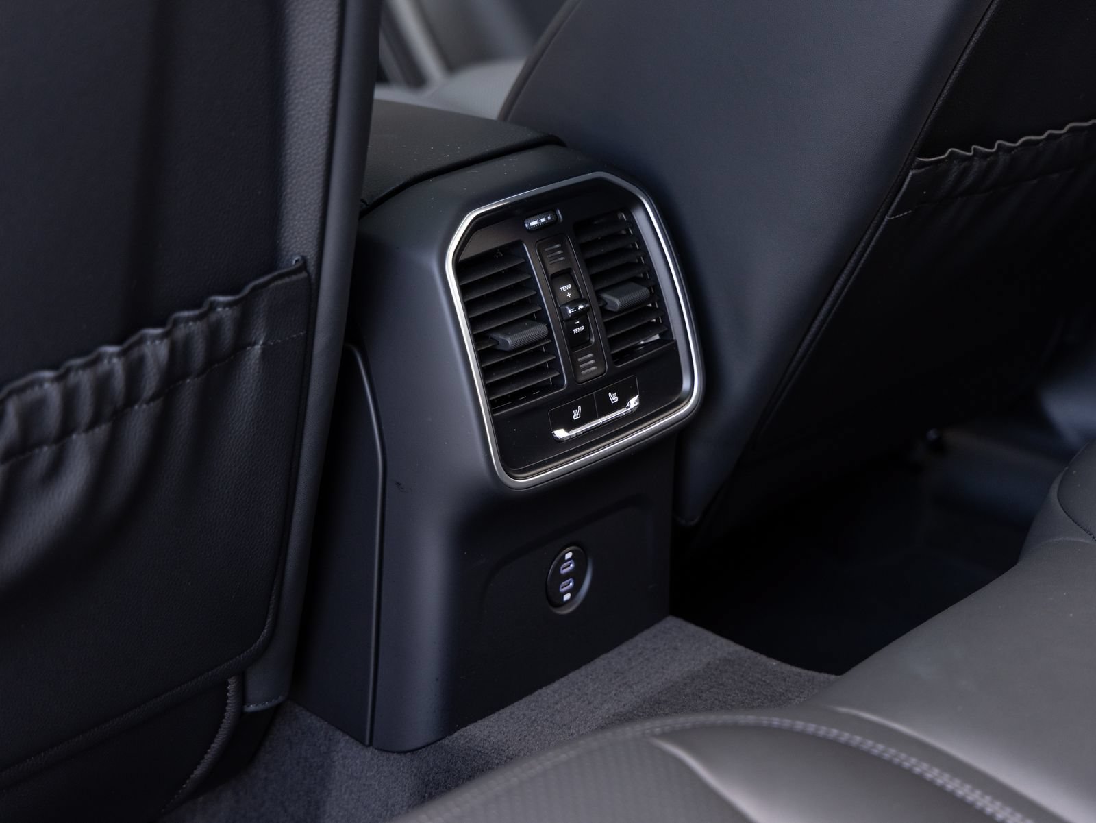 Certified 2026 Porsche Macan AWD/4WD image 27