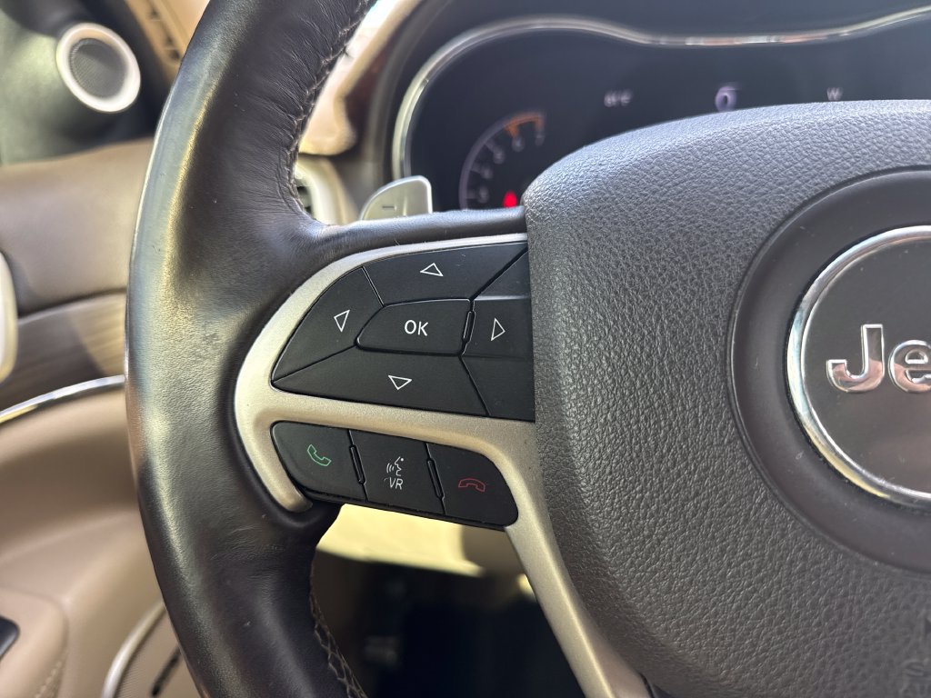 Used 2017 Jeep Grand Cherokee Overland w/ Jeep Active Safety Group AWD/4WD image 16