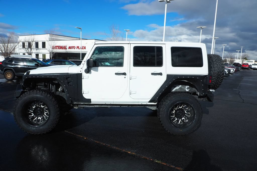 Used 2017 Jeep Wrangler Unlimited Sahara AWD/4WD image 8