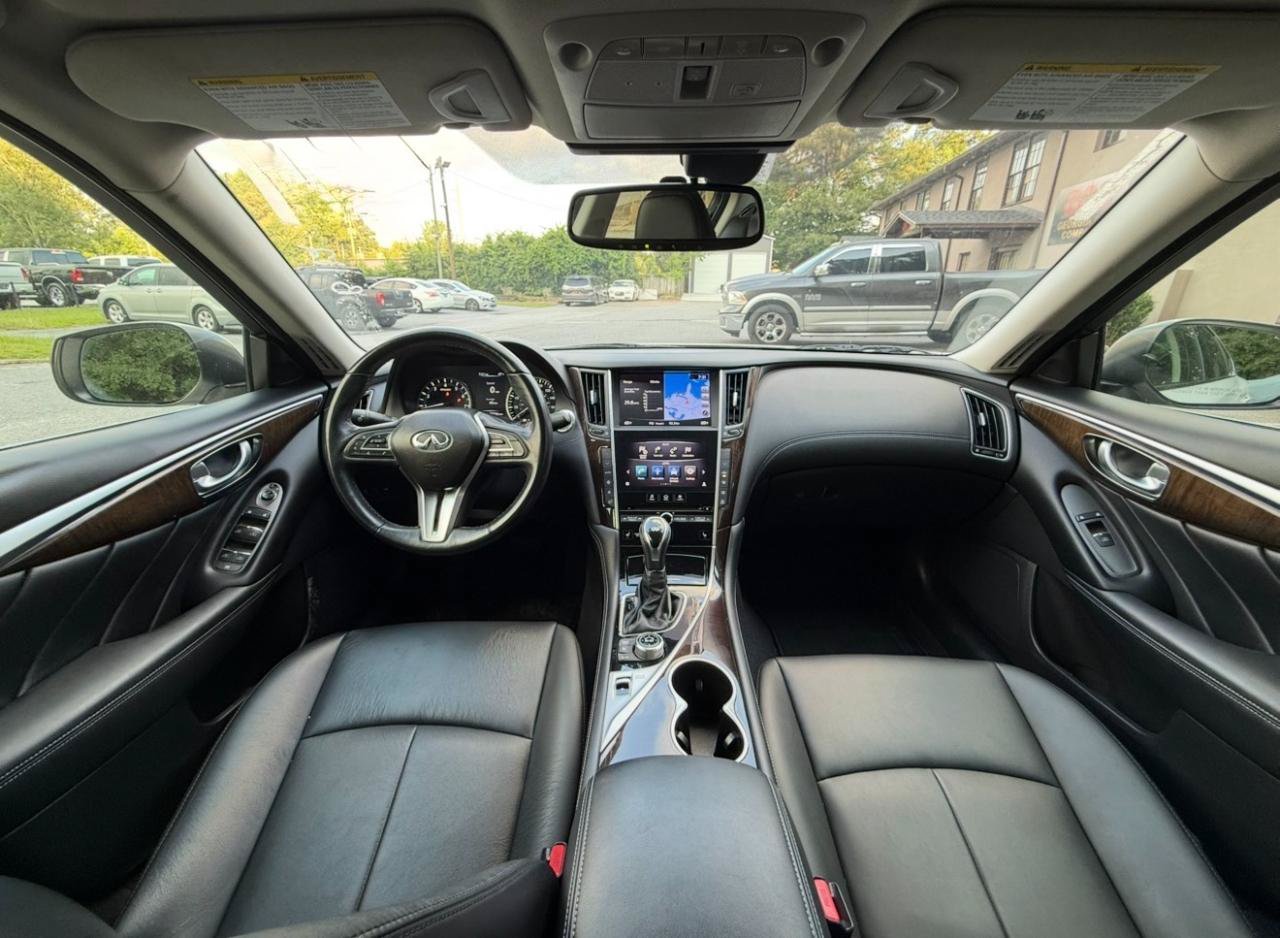 Used 2018 INFINITI Q50 Luxe w/ Essential Package (2.0T Luxe) AWD/4WD image 14