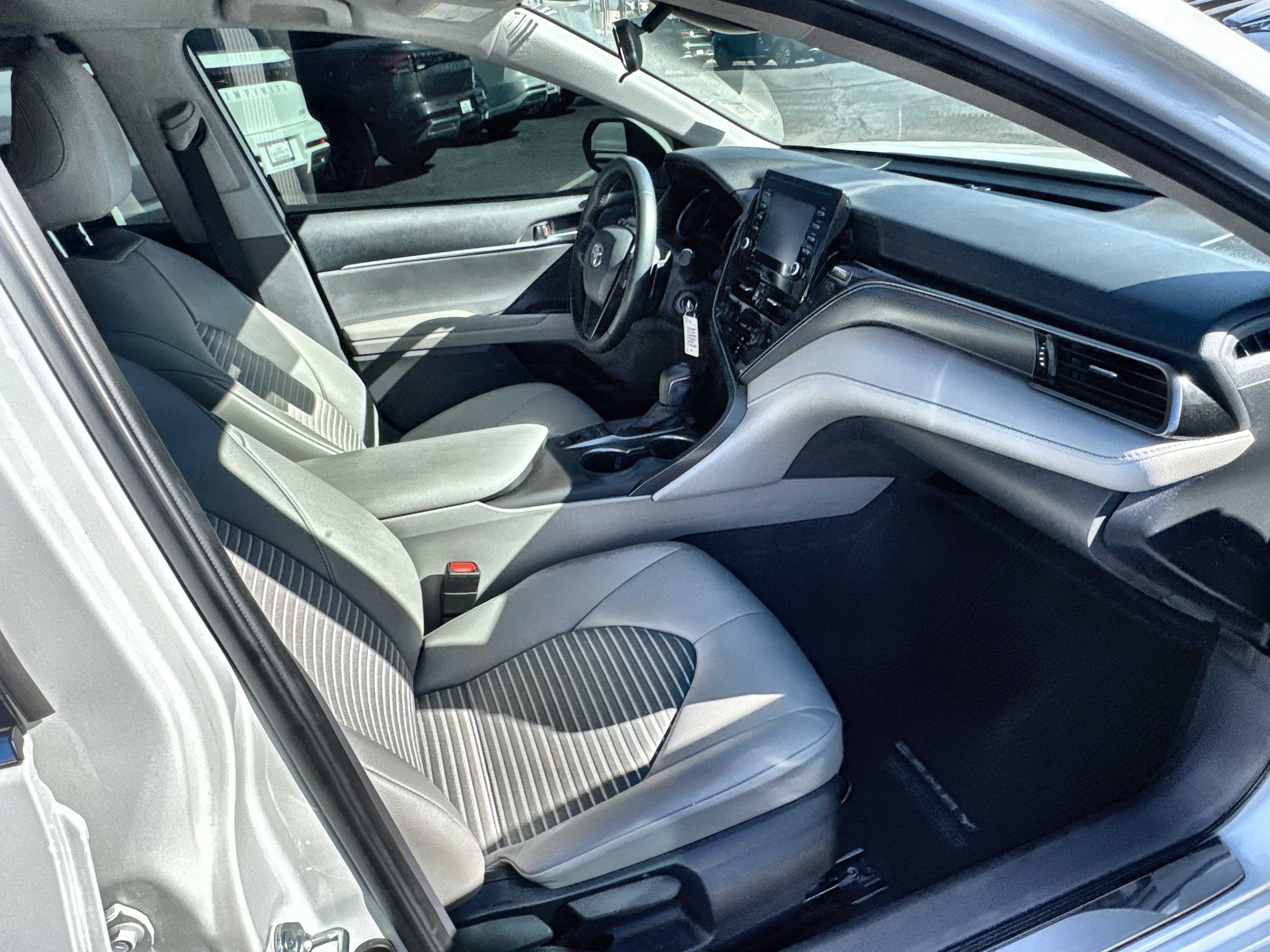 Used 2023 Toyota Camry SE image 28