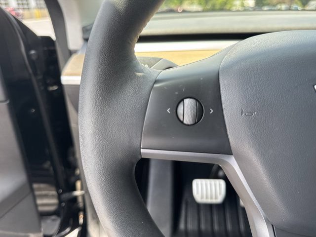 Used 2022 Tesla Model Y Performance AWD/4WD image 28