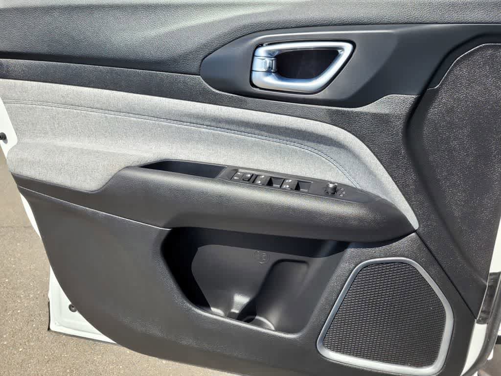 New 2025 Jeep Compass Sport image 15