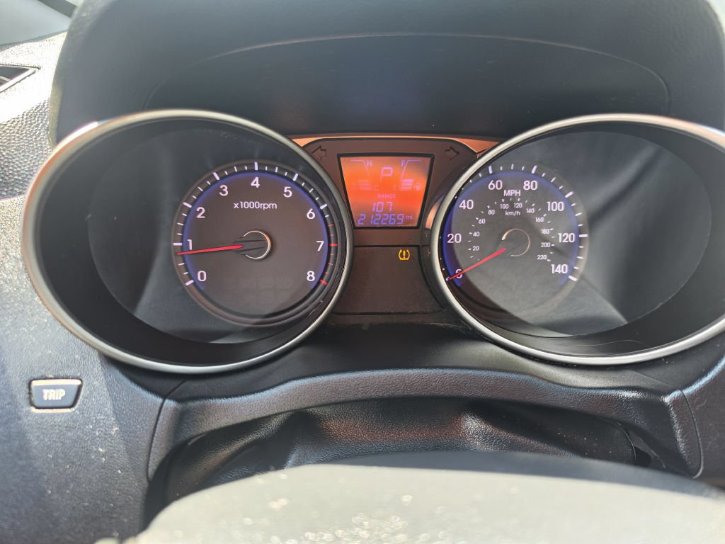 Used 2010 Hyundai Tucson GLS w/ Popular Equipment Pkg 2 FWD image 11