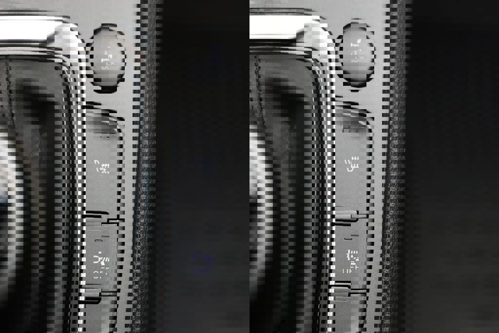 Used 2023 Hyundai Kona Limited image 26