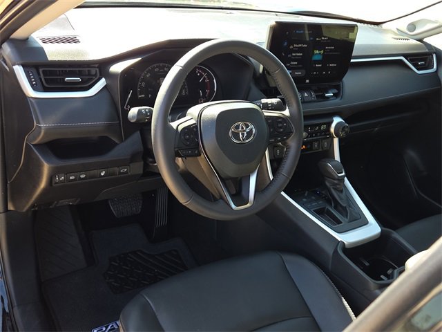 Used 2025 Toyota RAV4 XLE Premium image 18