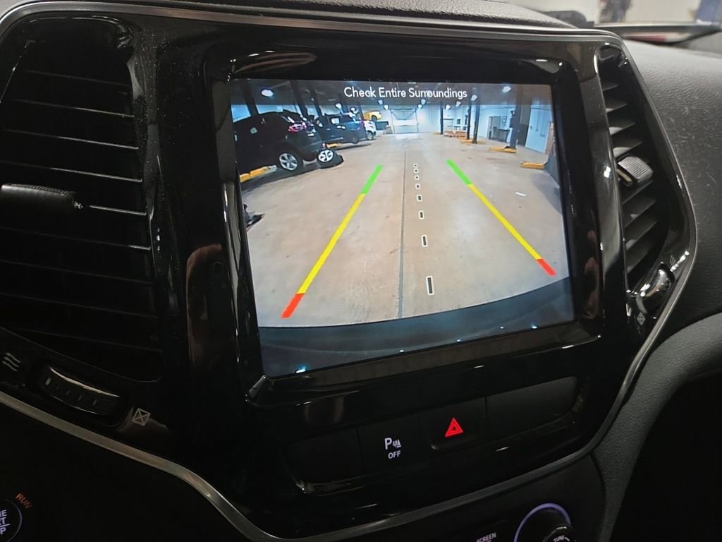 Used 2019 Jeep Cherokee Limited image 20