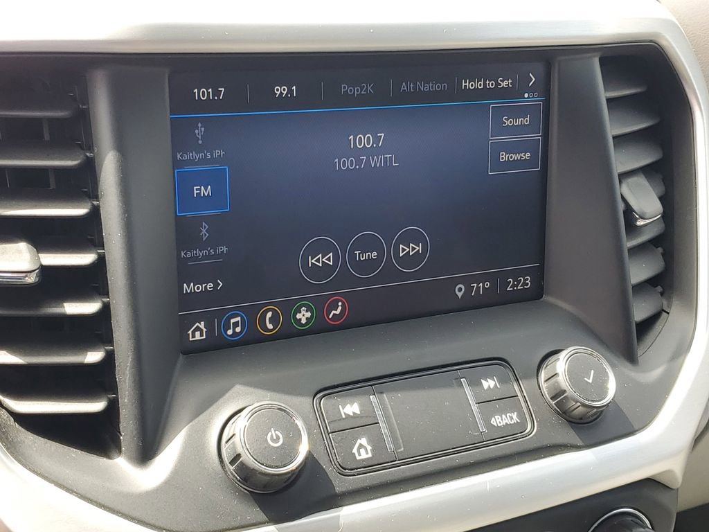 Used 2020 GMC Acadia SLE w/ Driver Convenience Package FWD image 16