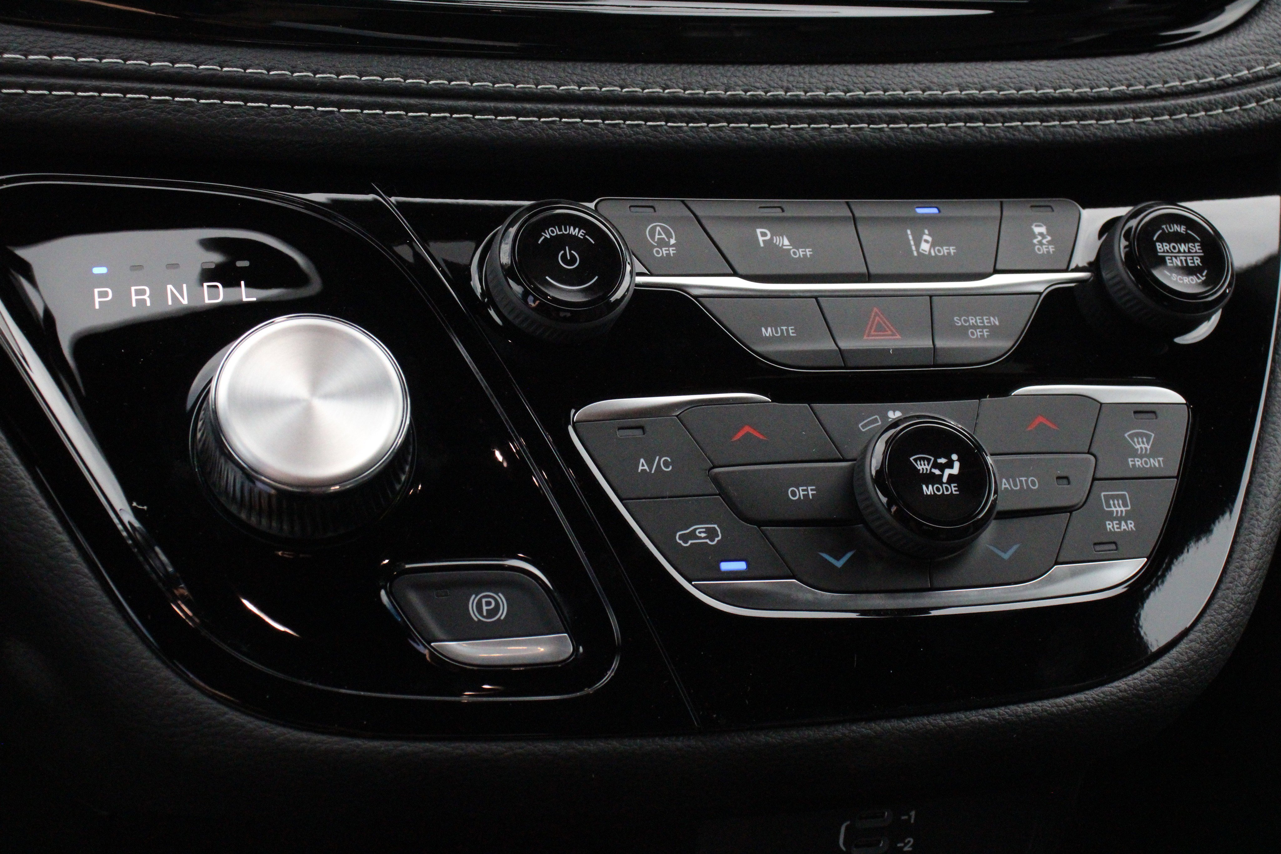 New 2026 Chrysler Pacifica Select FWD image 19