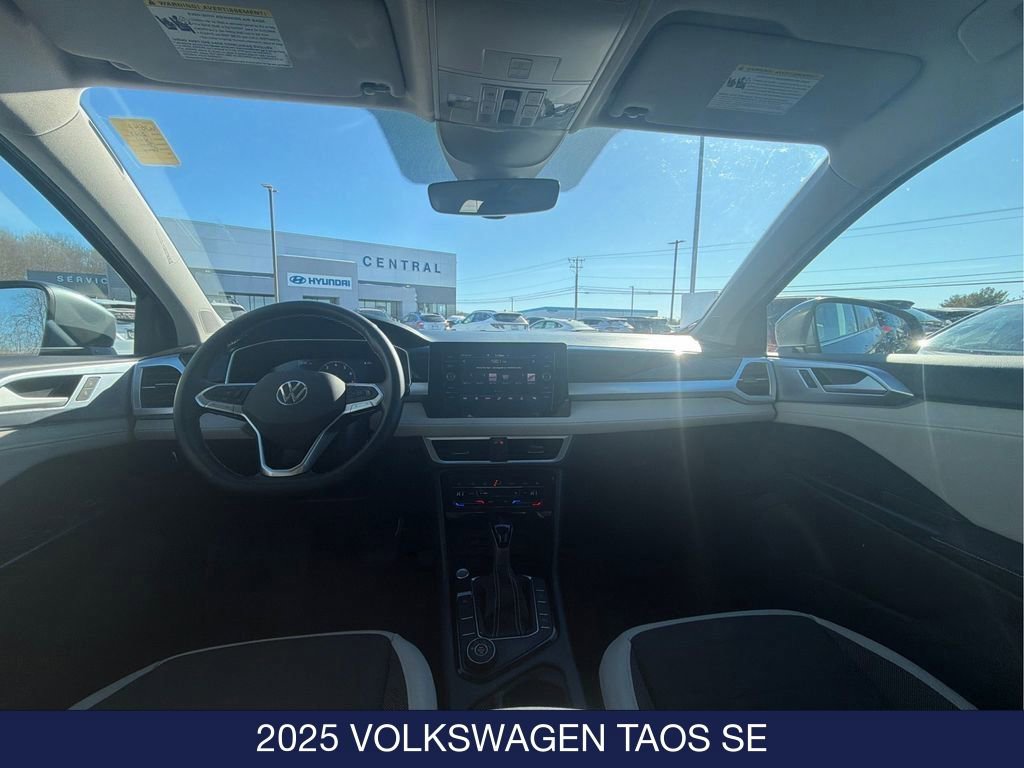 Used 2025 Volkswagen Taos SE image 28