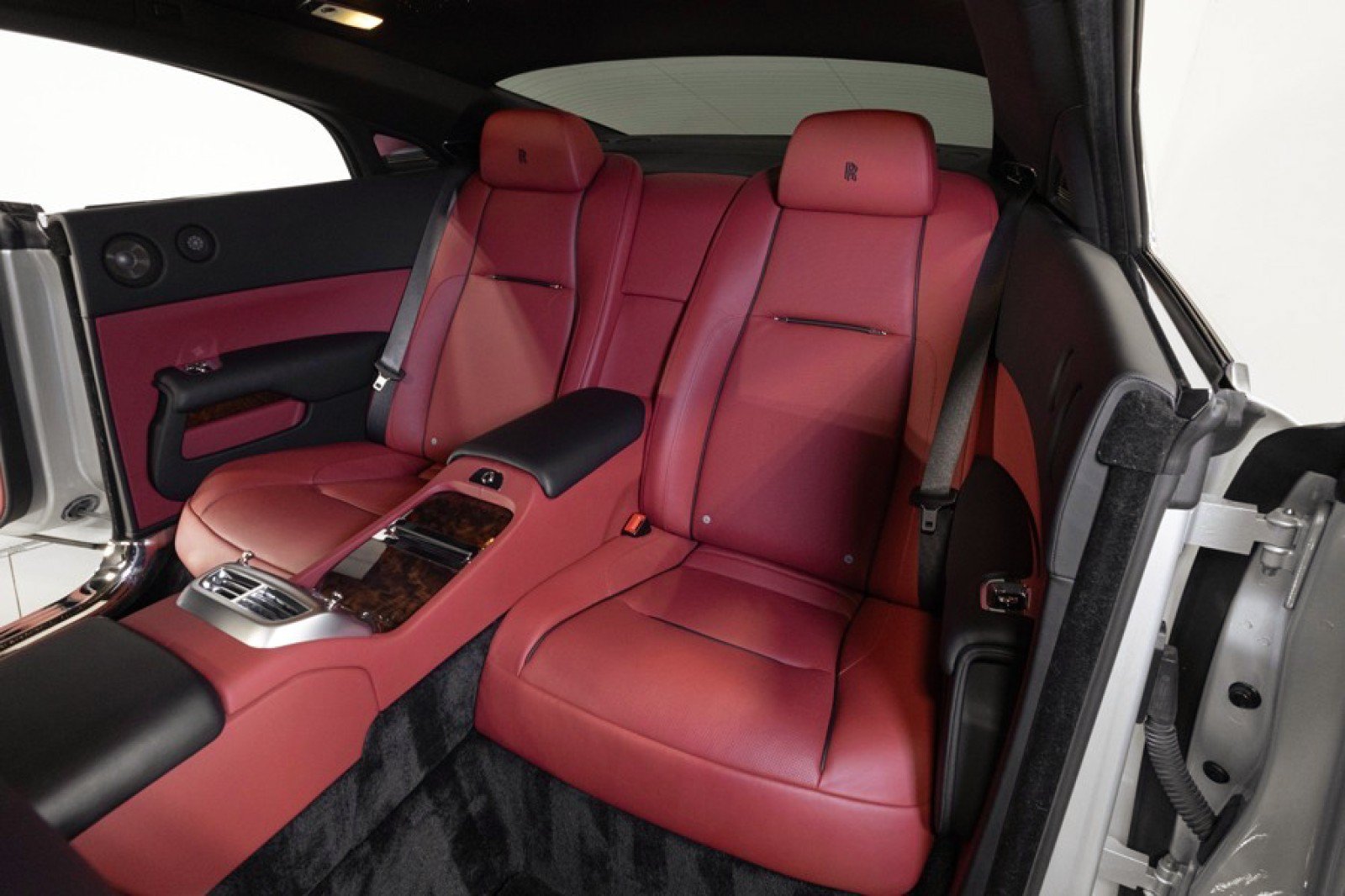 Used 2016 Rolls-Royce Wraith RWD image 44