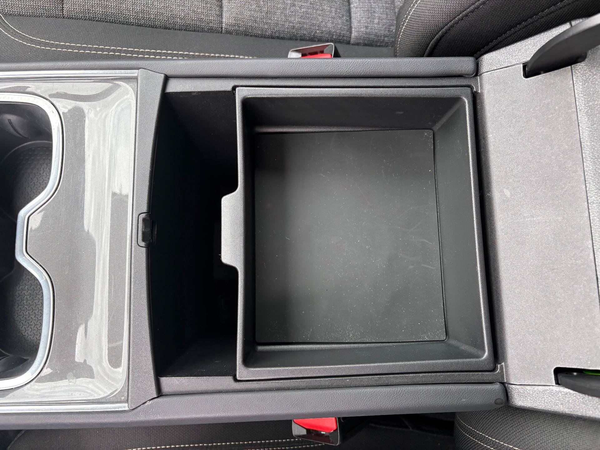 Used 2025 GMC Acadia Elevation AWD/4WD image 17