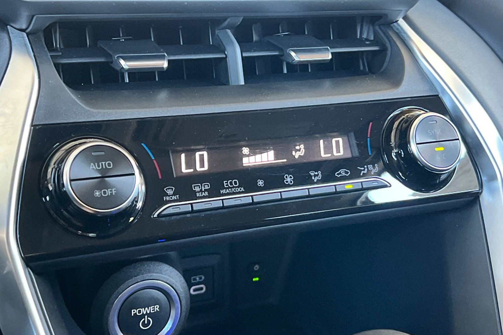 Certified 2024 Toyota Venza LE image 24