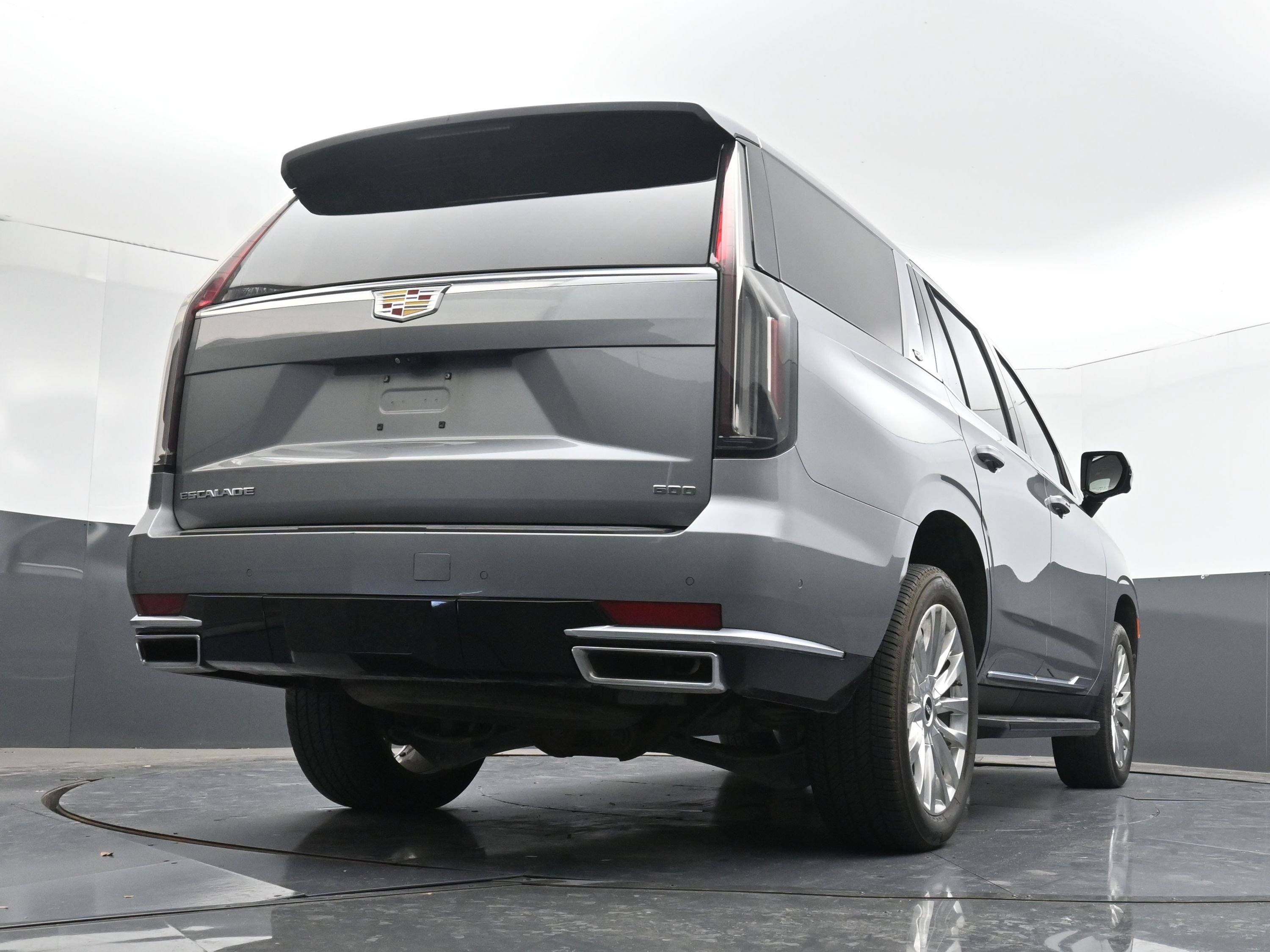 Used 2023 Cadillac Escalade Premium Luxury AWD/4WD image 32