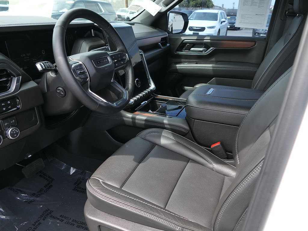 Used 2025 GMC Yukon XL Denali RWD image 10