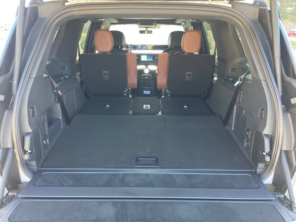 New 2026 Lincoln Navigator Reserve AWD/4WD image 15