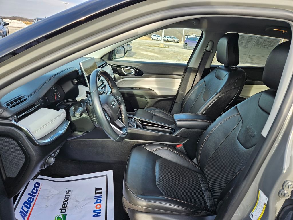 Used 2022 Jeep Compass Limited image 23