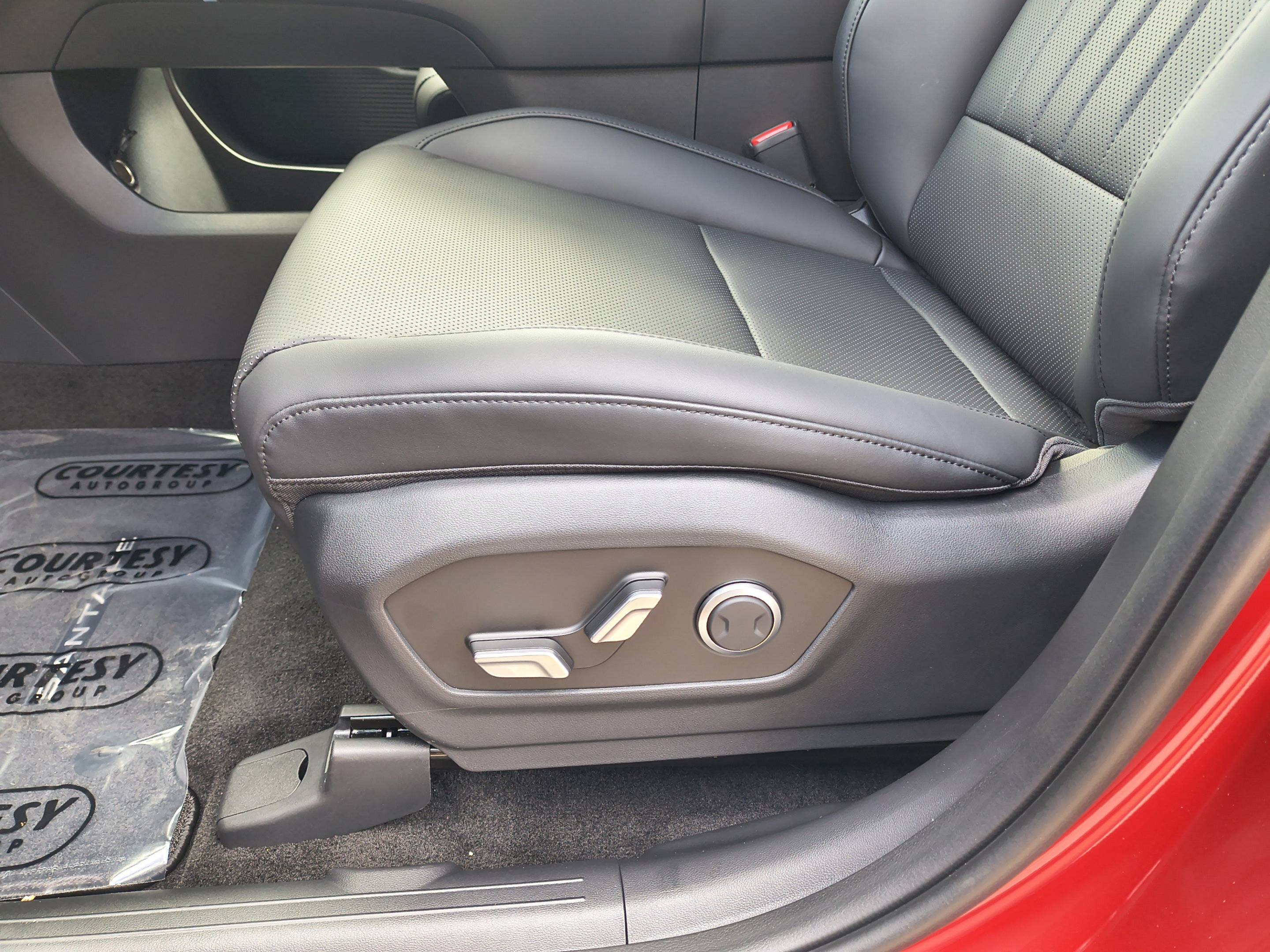 New 2027 Hyundai Santa Fe XRT AWD/4WD image 18