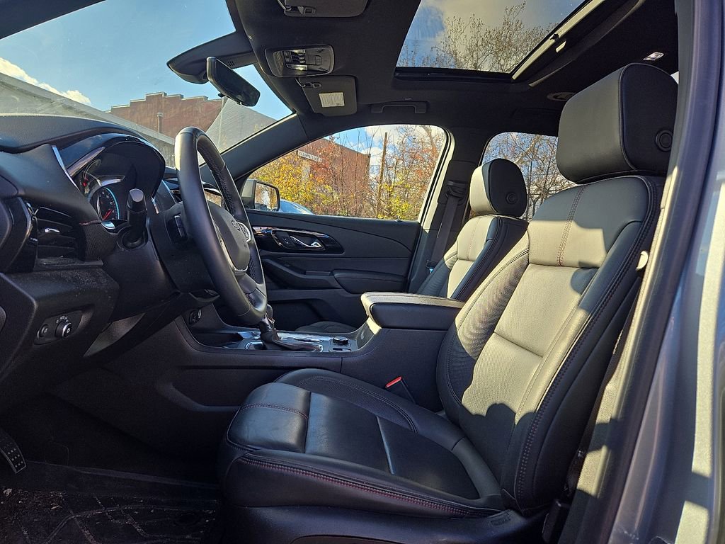 Used 2023 Chevrolet Traverse RS w/ LPO, Floor Liner Package image 19