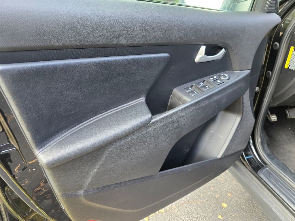 Used 2014 Kia Sportage LX image 19