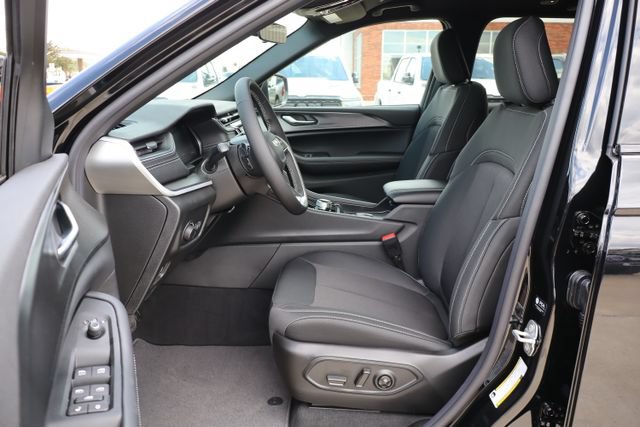 New 2026 Jeep Grand Cherokee Laredo AWD/4WD image 9