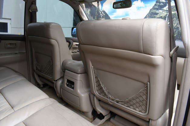 Used 2005 Toyota Land Cruiser image 28