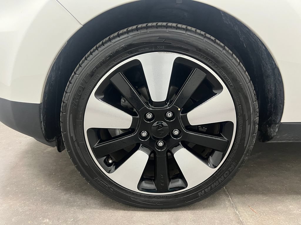 Used 2018 Kia Soul + FWD image 28