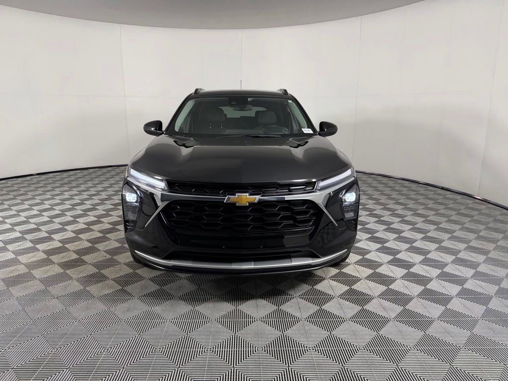 Used 2025 Chevrolet Trax LT w/ LT Convenience Package FWD image 11
