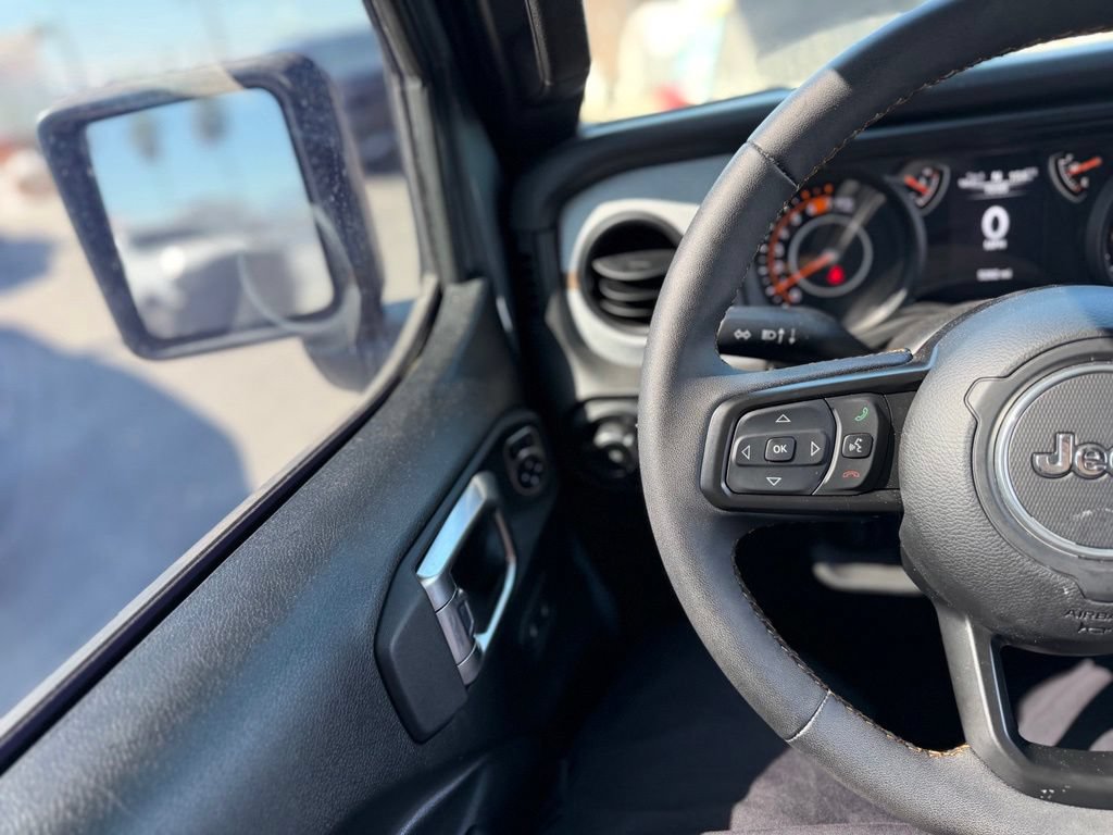 Used 2025 Jeep Wrangler Unlimited Sport AWD/4WD image 7