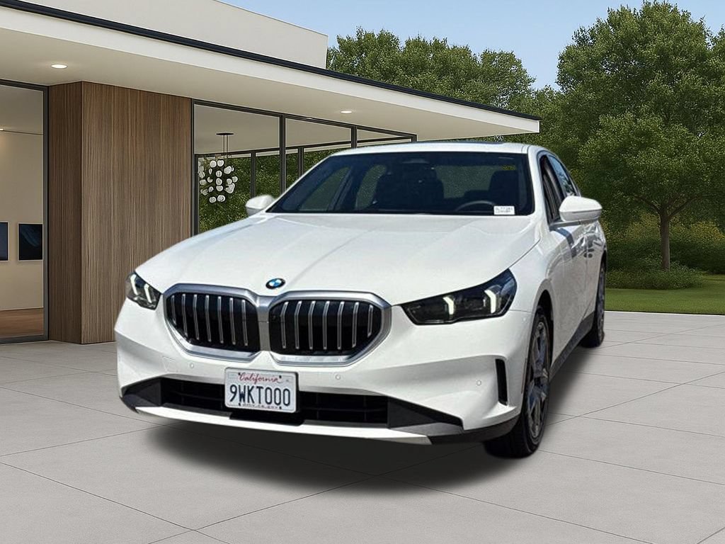 Used 2026 BMW 530i w/ Convenience Package RWD image 3