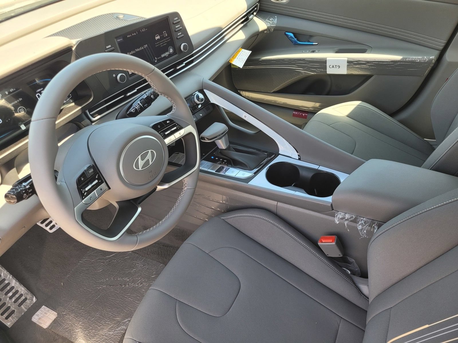 New 2026 Hyundai Elantra SEL Sport Premium FWD image 9