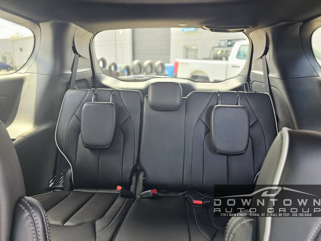 New 2027 Chrysler Pacifica Limited AWD/4WD image 31