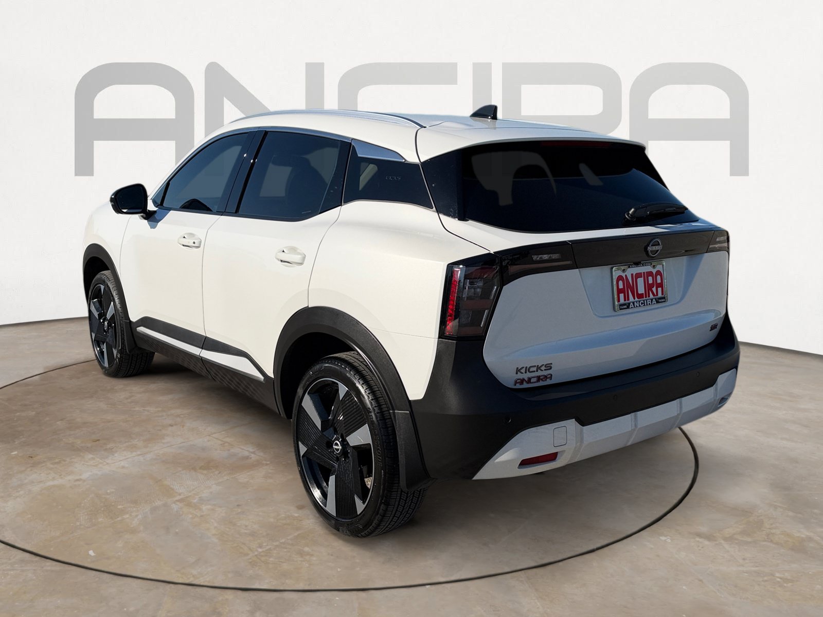 Used 2026 Nissan Kicks SR FWD image 9
