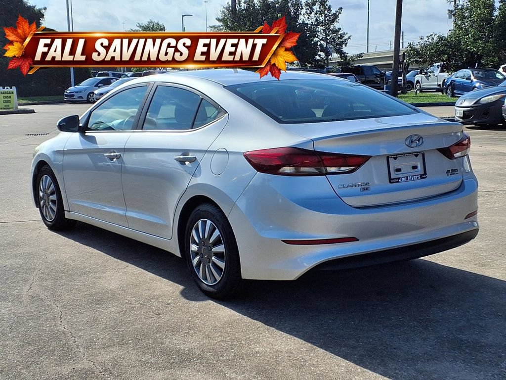 Used 2018 Hyundai Elantra SE FWD image 2