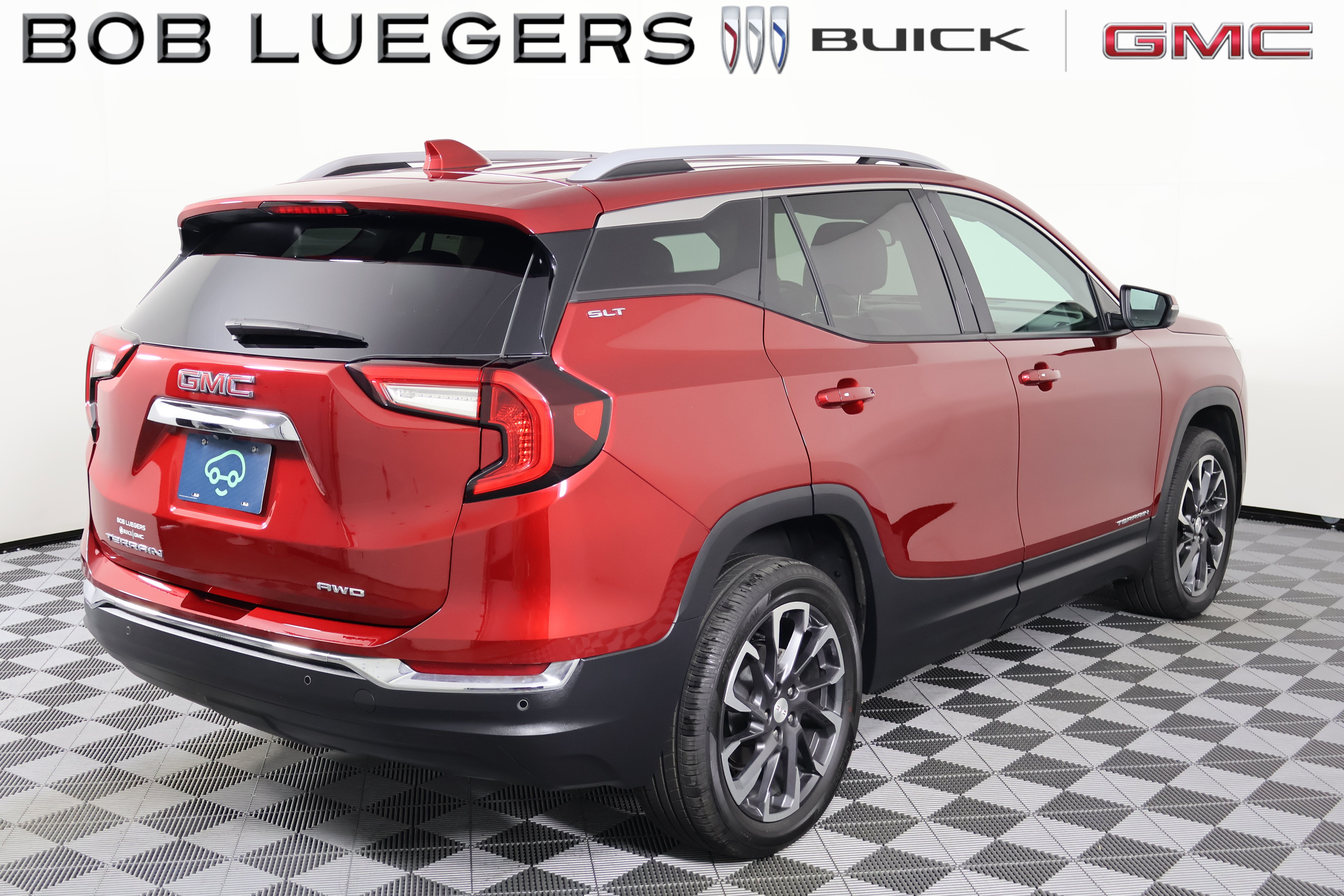 Certified 2024 GMC Terrain SLT w/ LPO, Floor Liner Package AWD/4WD image 5