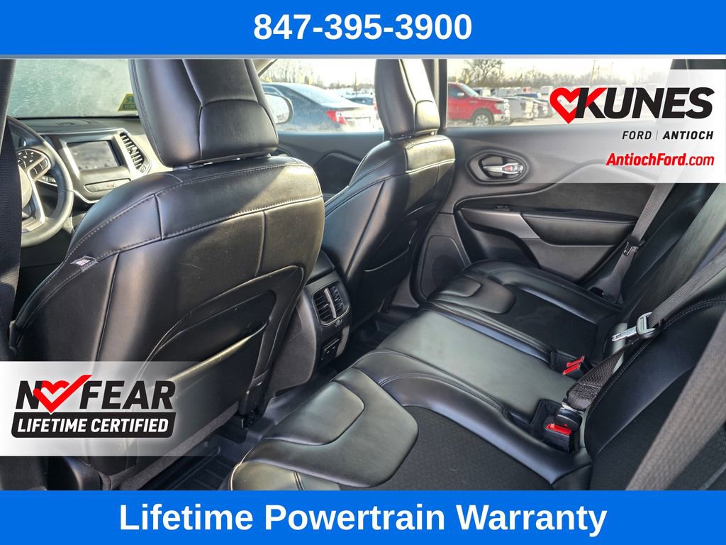 Used 2020 Jeep Cherokee Latitude Plus image 19