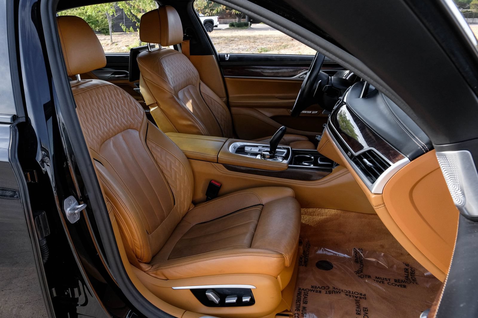 Used 2018 BMW M760i xDrive AWD/4WD image 32