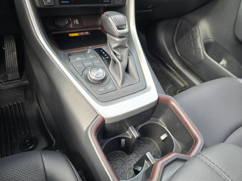 Used 2025 Toyota RAV4 Limited w/ Advanced Technology Package AWD/4WD image 25