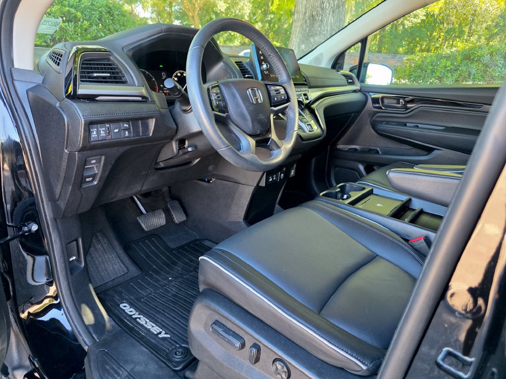 Used 2026 Honda Odyssey Touring image 11