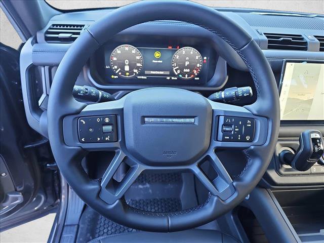 Used 2025 Land Rover Defender 110 X-Dynamic SE image 17