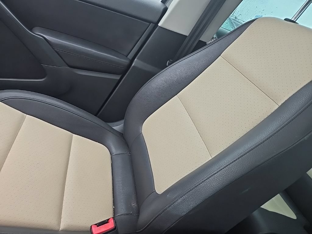Used 2016 Volkswagen Tiguan SE FWD image 3