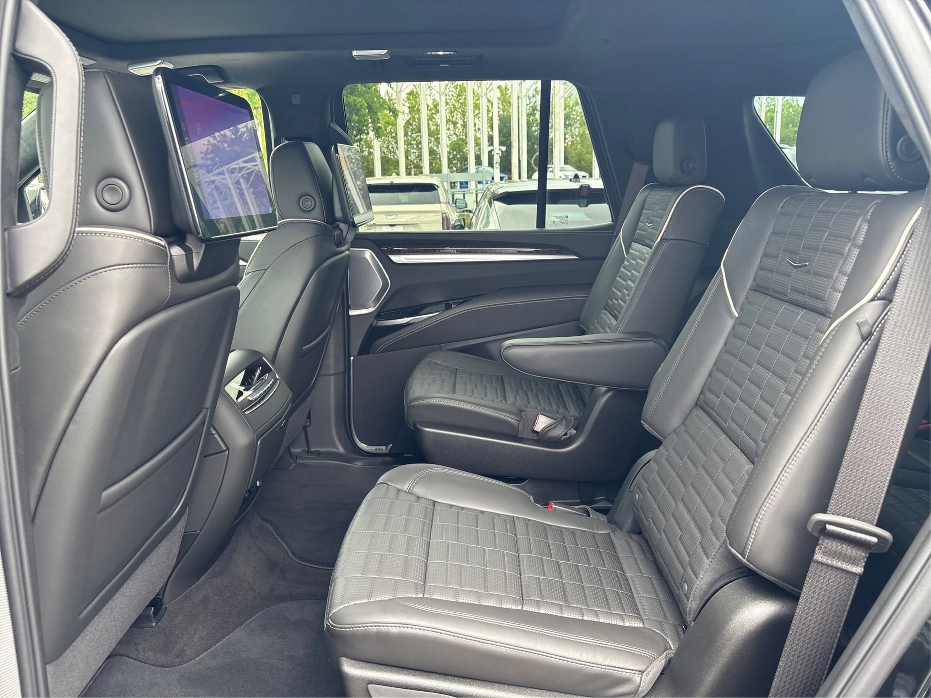 New 2026 Cadillac Escalade Platinum Sport AWD/4WD image 10