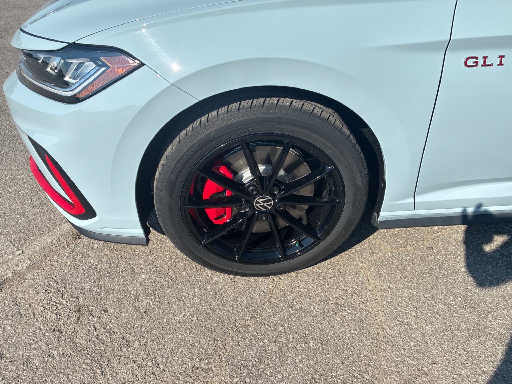 New 2027 Volkswagen Jetta GLI Autobahn FWD image 9